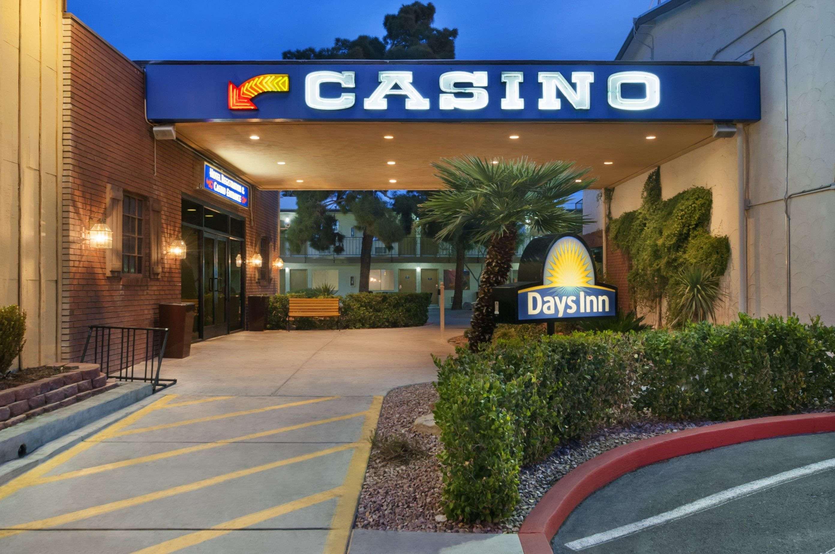 Days Inn By Wyndham Las Vegas Wild Wild West Gambling Hall Exterior photo